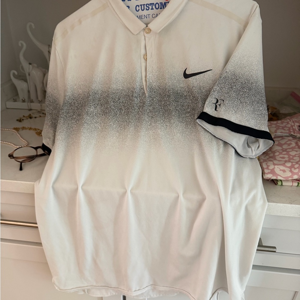 Nike Men’s White & Gray Gradient Polo Shirt.  Roger federer